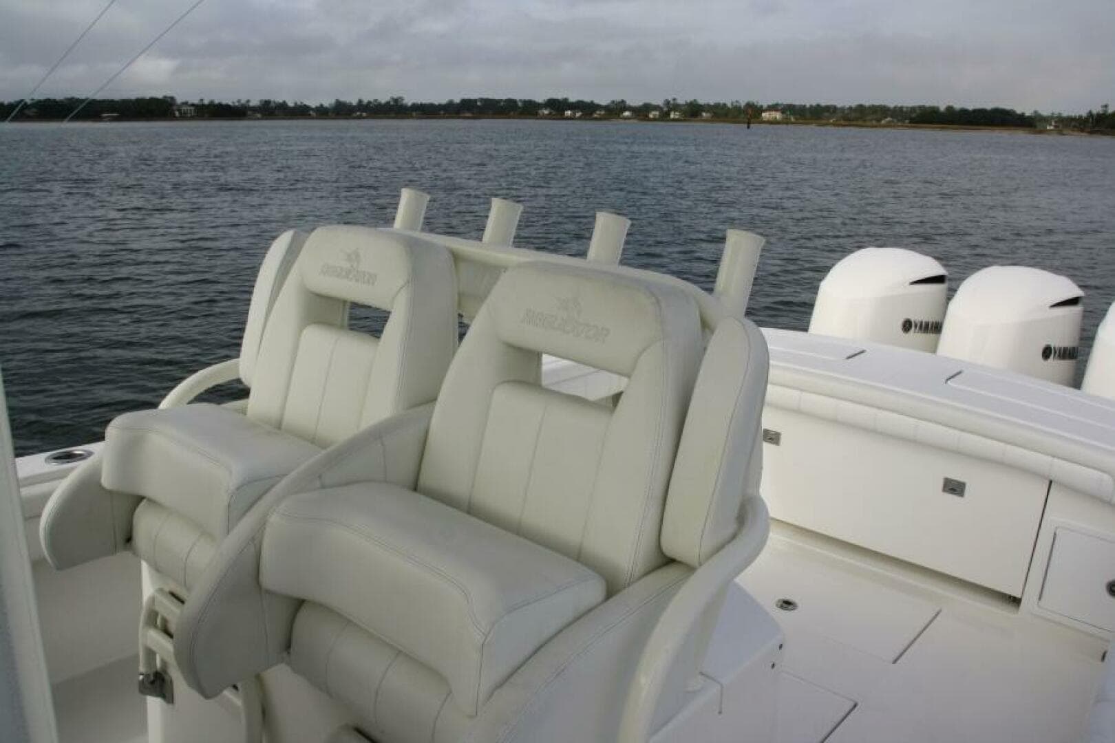 2018 Regulator 34 SS — photo 11