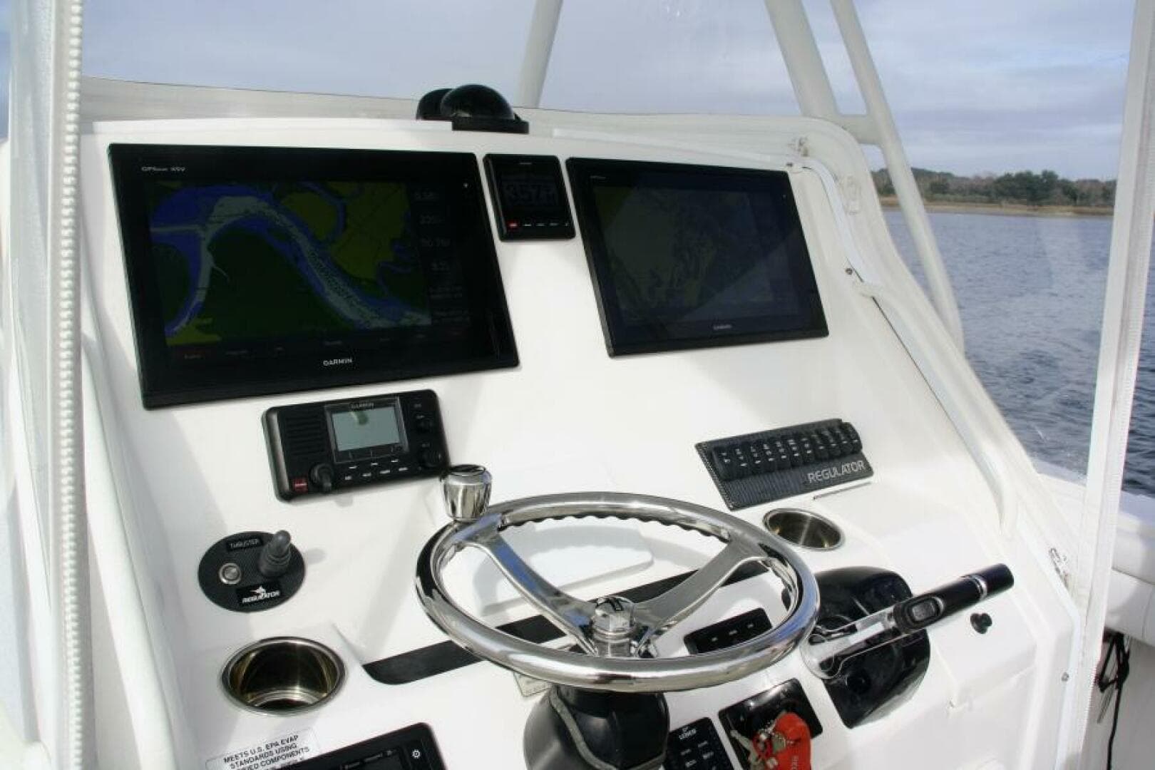 2018 Regulator 34 SS — photo 15