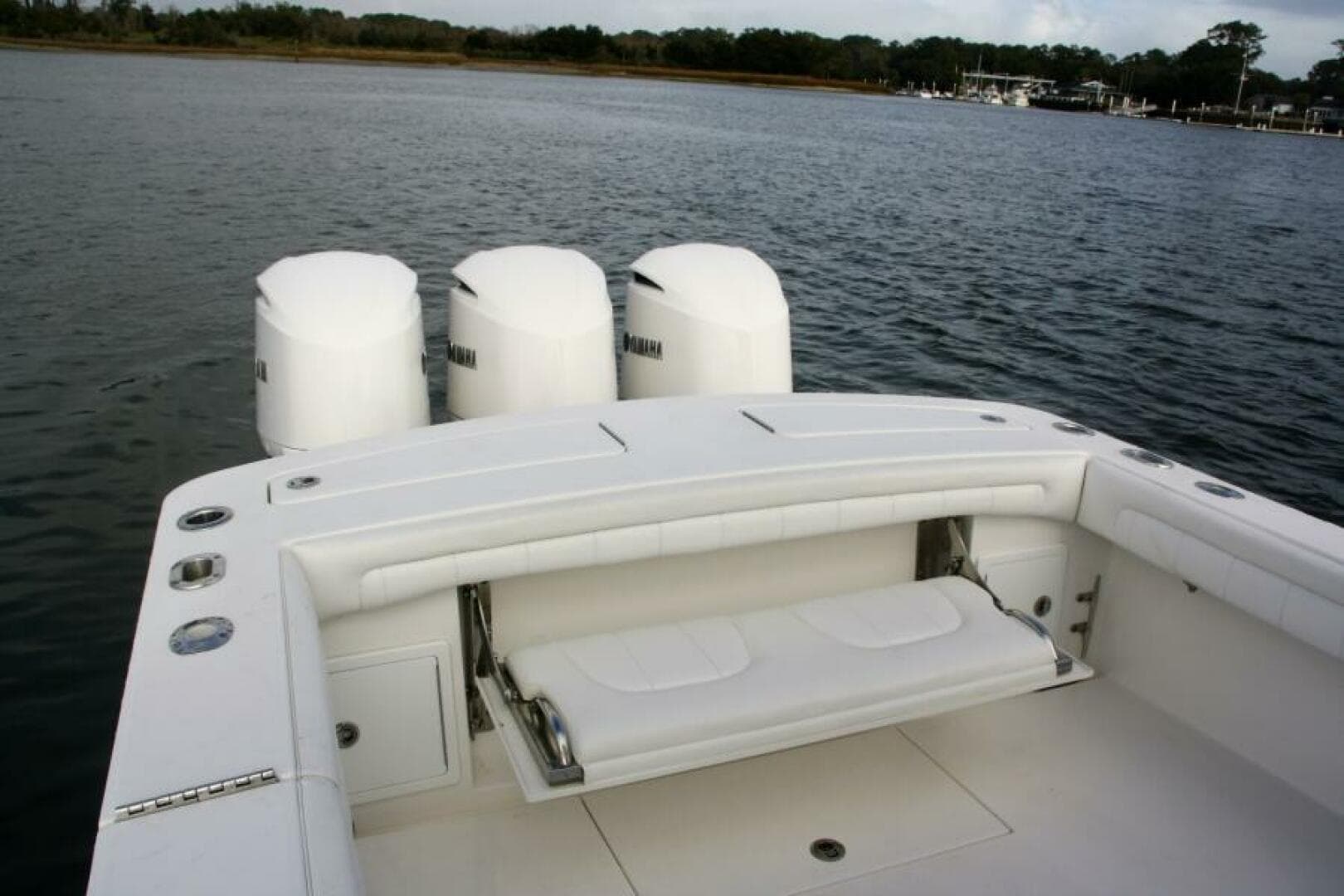 2018 Regulator 34 SS — photo 7