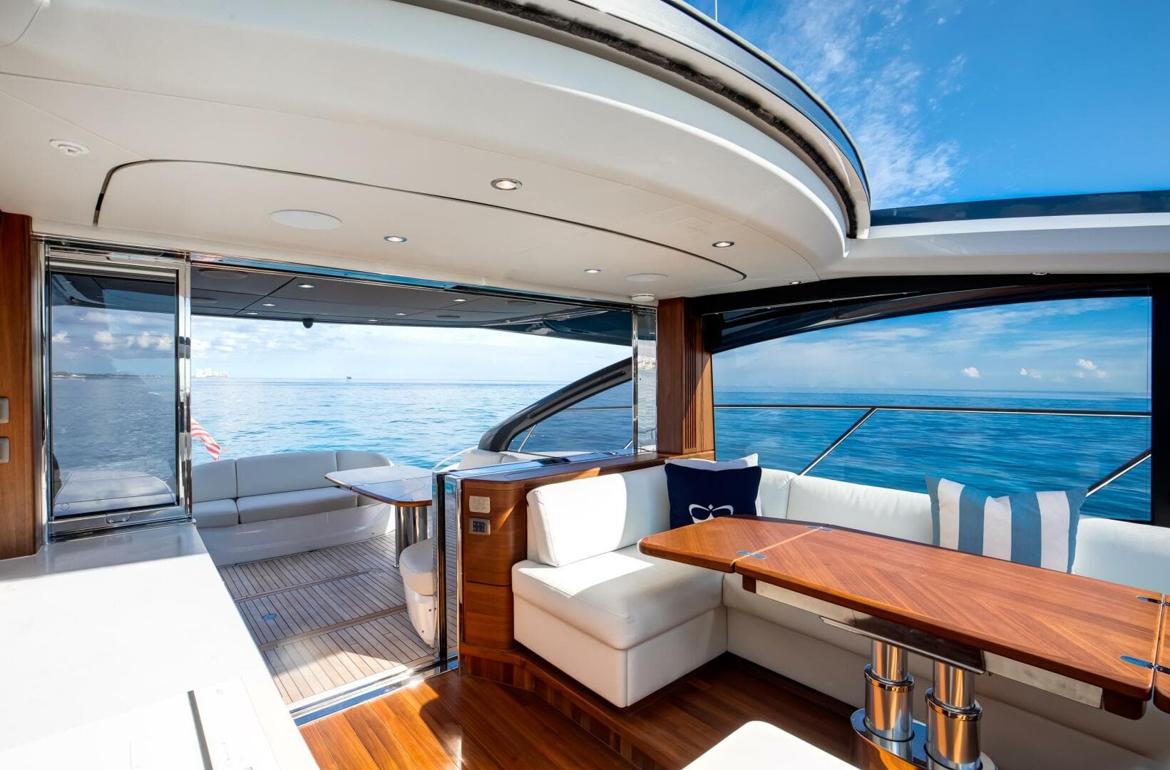 2025 Princess V55 — photo 3