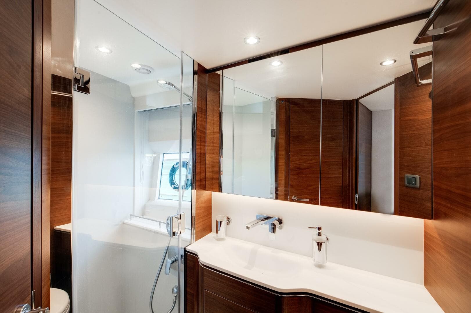 2025 Princess V55 — photo 10