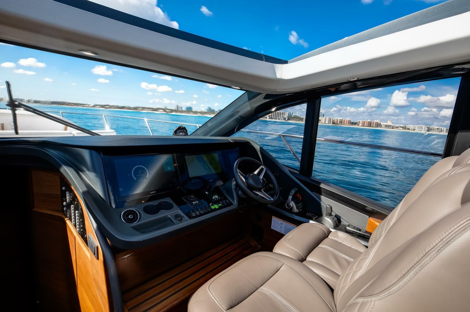 2025 Princess V55 — photo 4