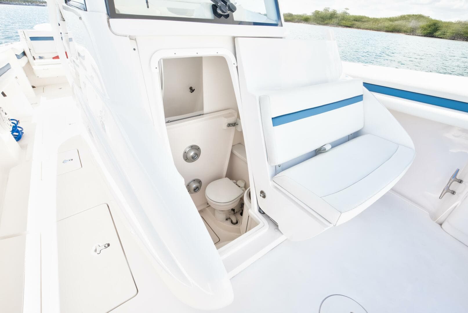 2017 Intrepid 375 Open — photo 13