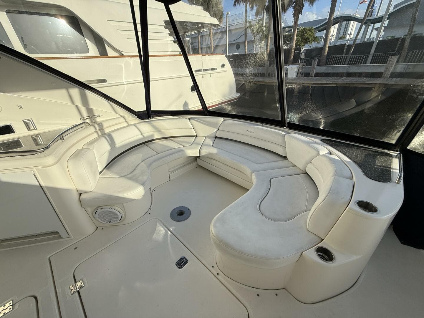 2007 Cruisers Yachts 560 Express — photo 6