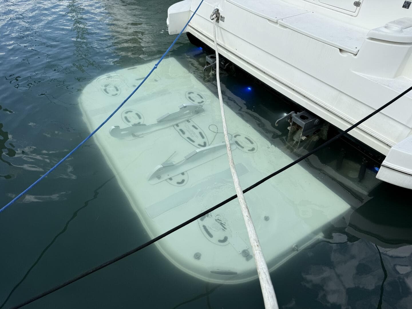 2007 Cruisers Yachts 560 Express — photo 4