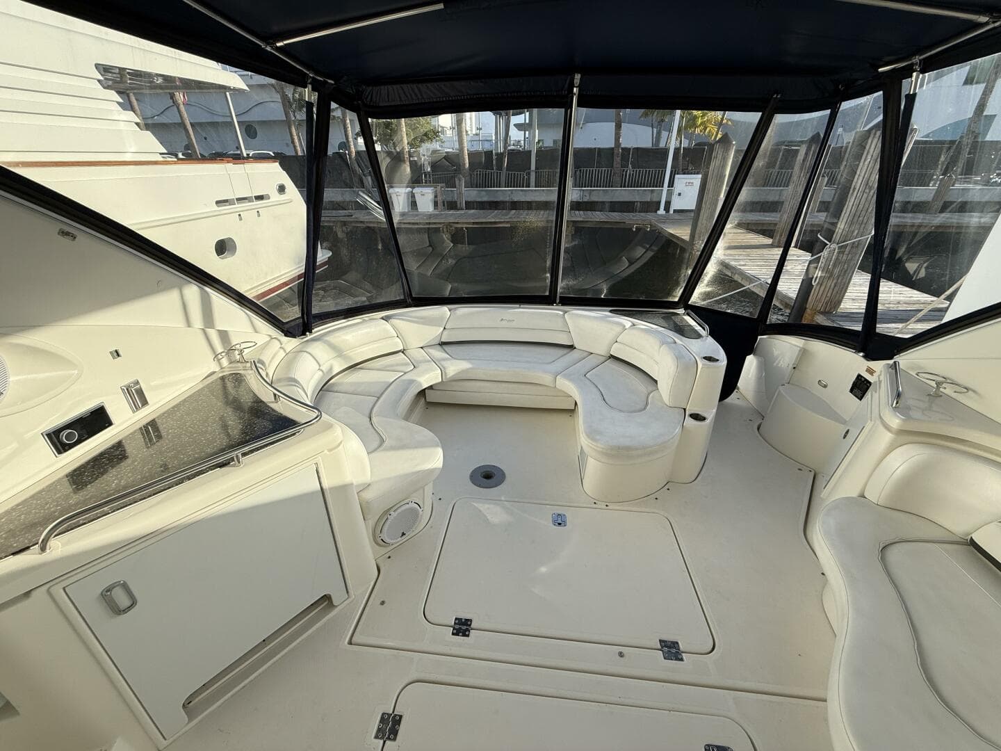 2007 Cruisers Yachts 560 Express — photo 9