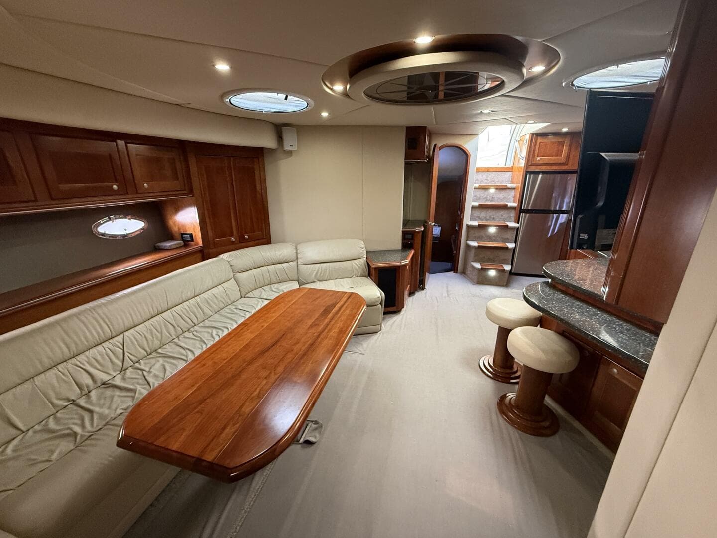2007 Cruisers Yachts 560 Express — photo 20