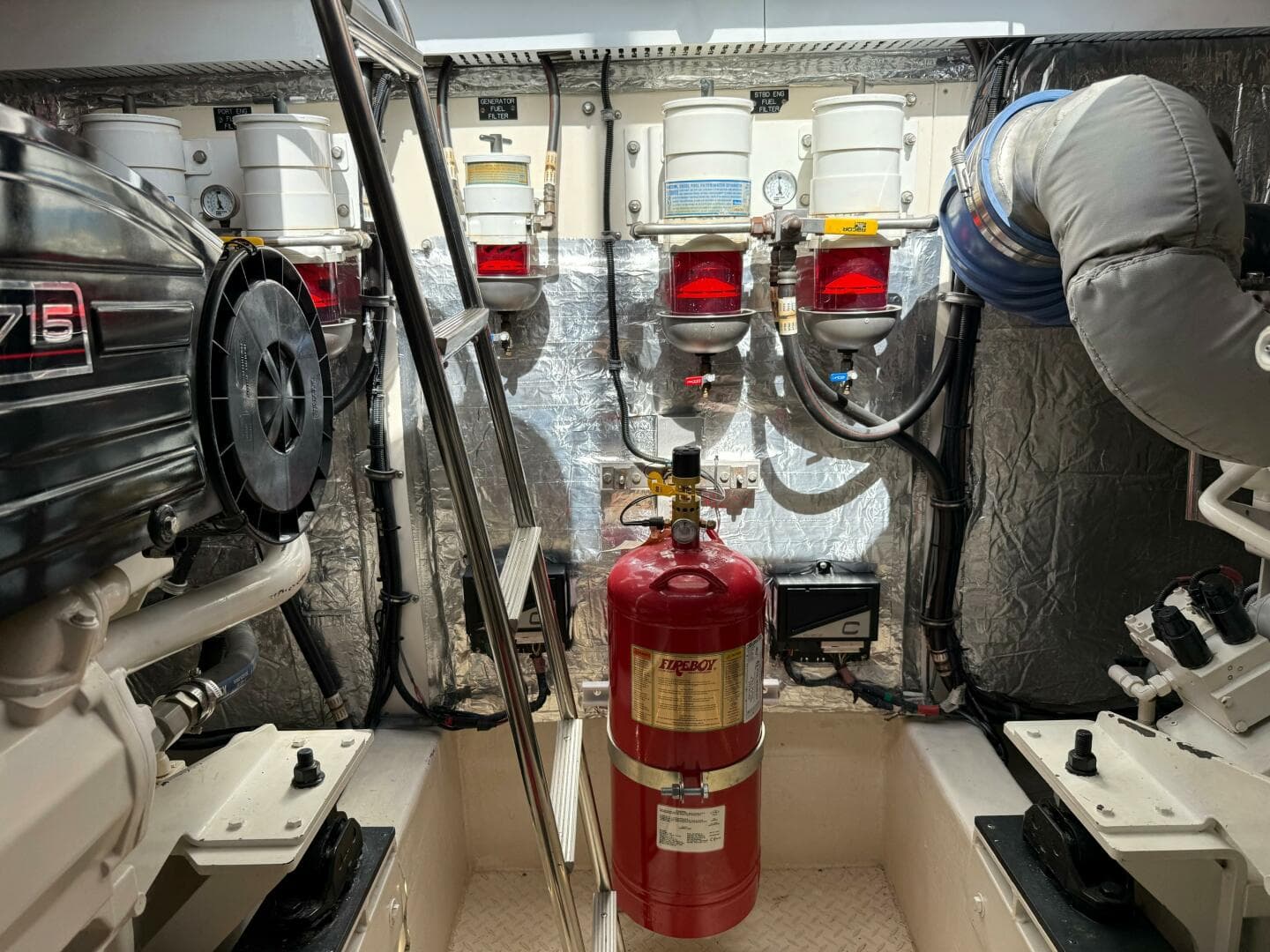 2007 Cruisers Yachts 560 Express — photo 27