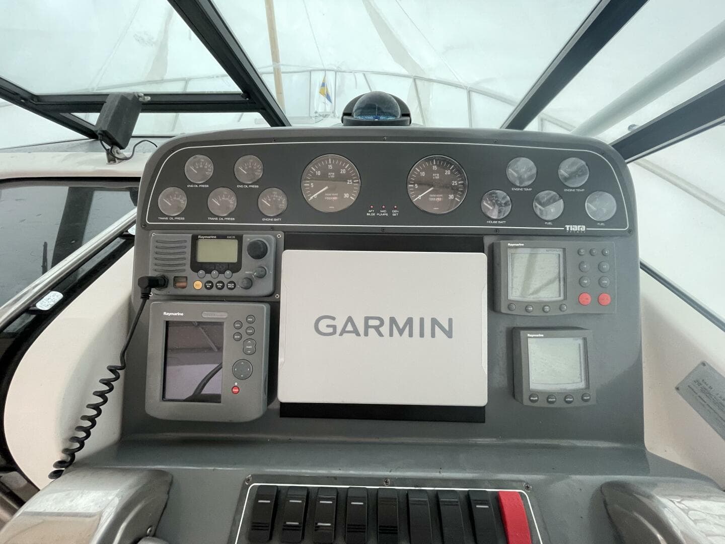 2003 Tiara Yachts 3100 Open — photo 8