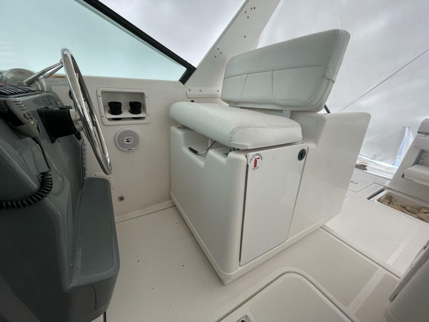 2003 Tiara Yachts 3100 Open — photo 6