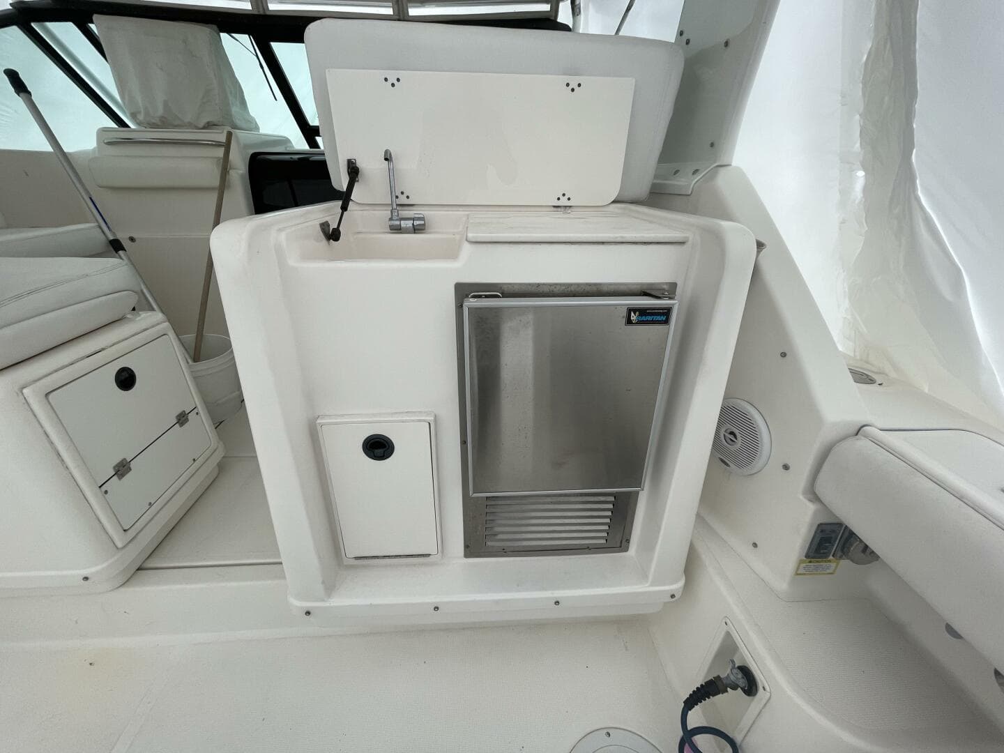 2003 Tiara Yachts 3100 Open — photo 3