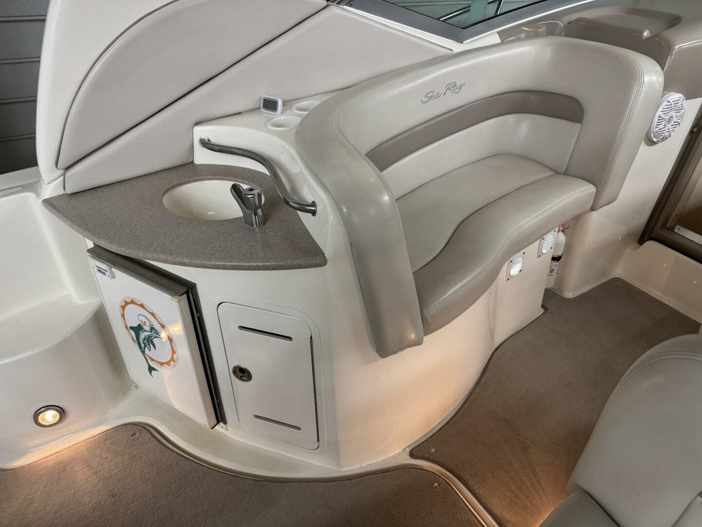 2002 Sea Ray 320 Sundancer — photo 14