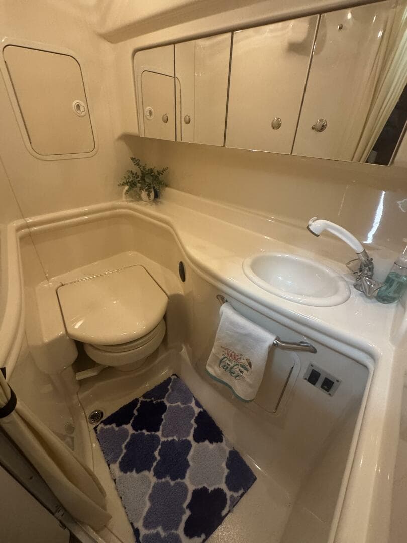 2002 Sea Ray 320 Sundancer — photo 2