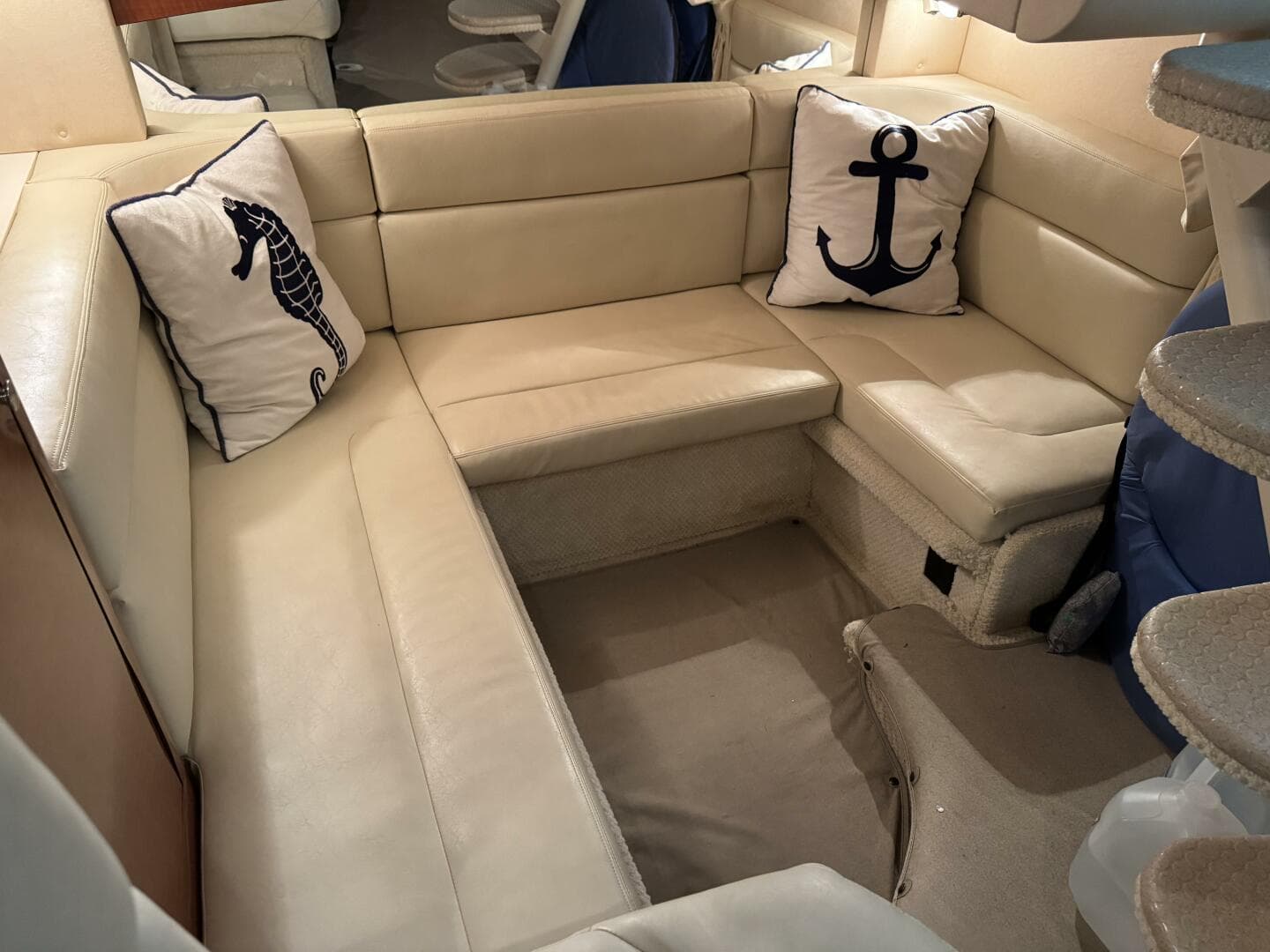 2002 Sea Ray 320 Sundancer — photo 9