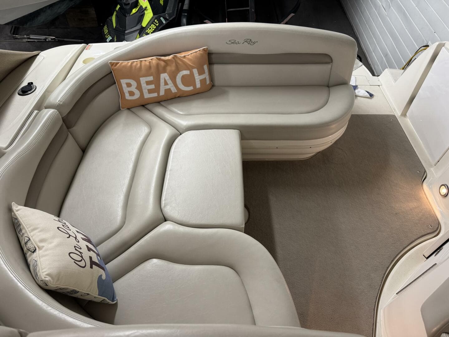 2002 Sea Ray 320 Sundancer — photo 19