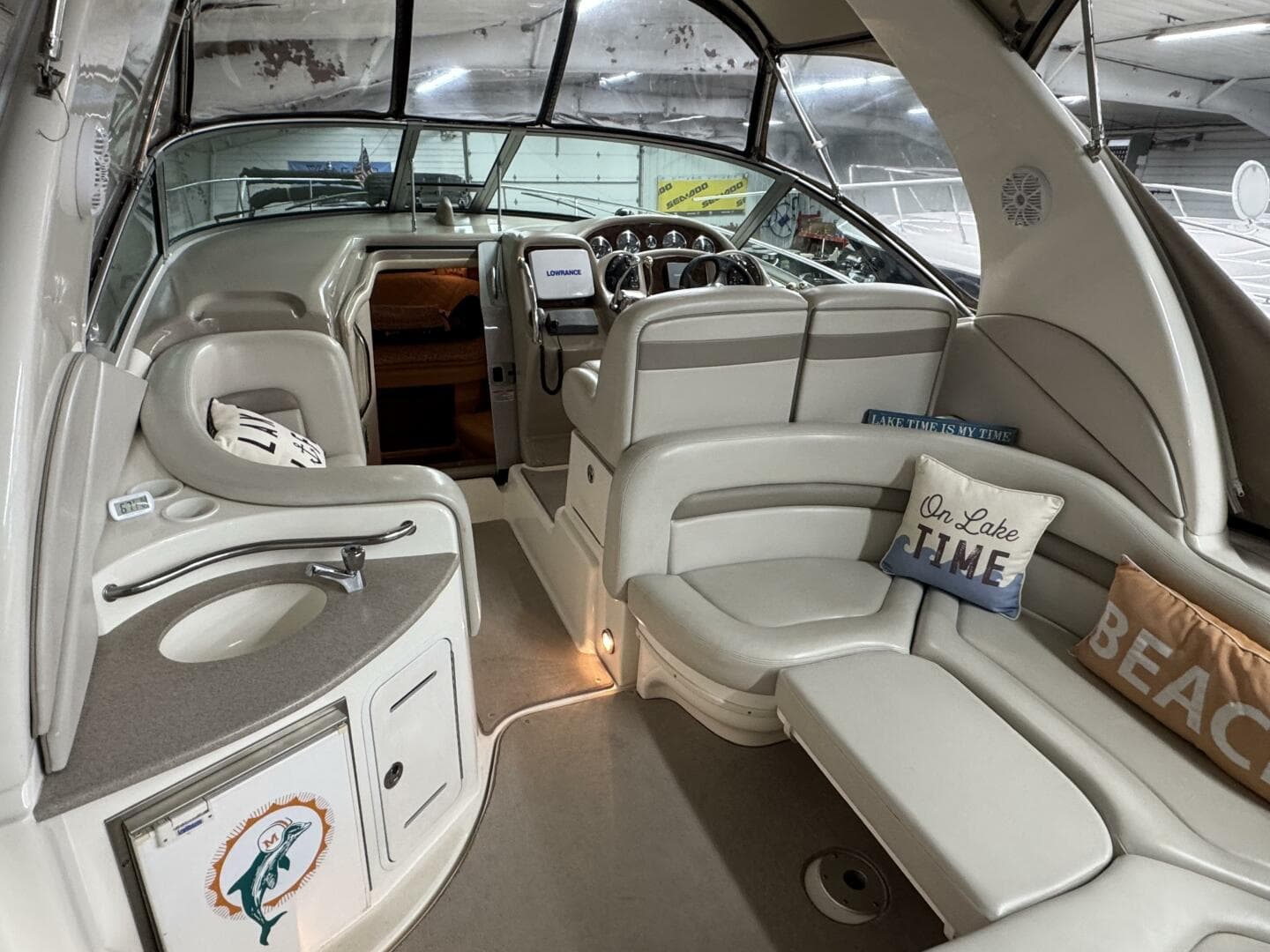 2002 Sea Ray 320 Sundancer — photo 13