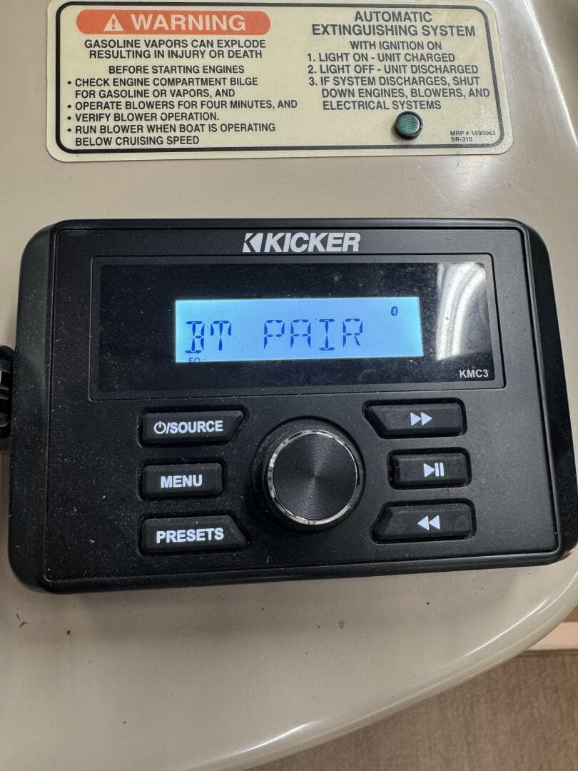 2002 Sea Ray 320 Sundancer — photo 16