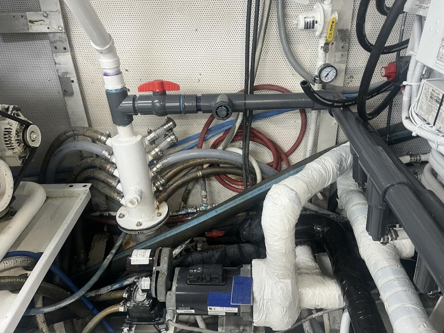 1990 Broward Custom Extended — photo 89