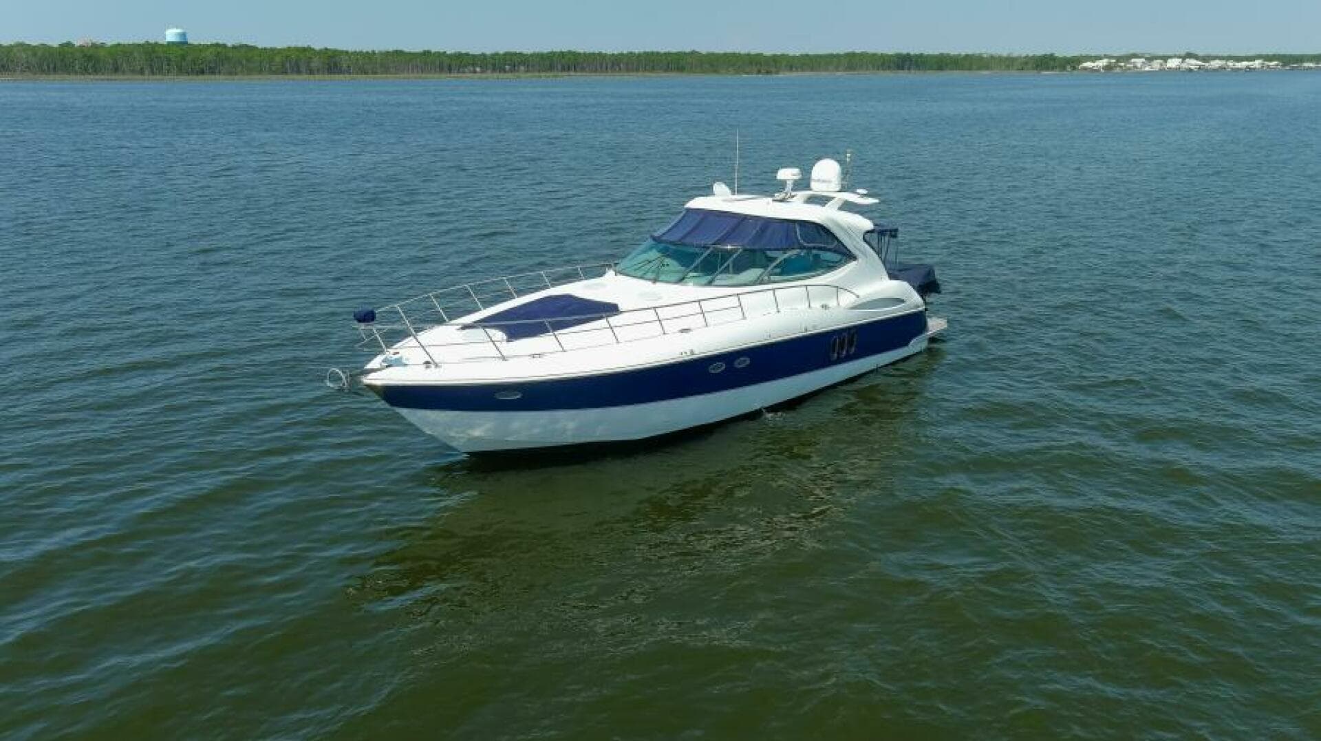 2005 Cruisers Yachts 500 Express — photo 17