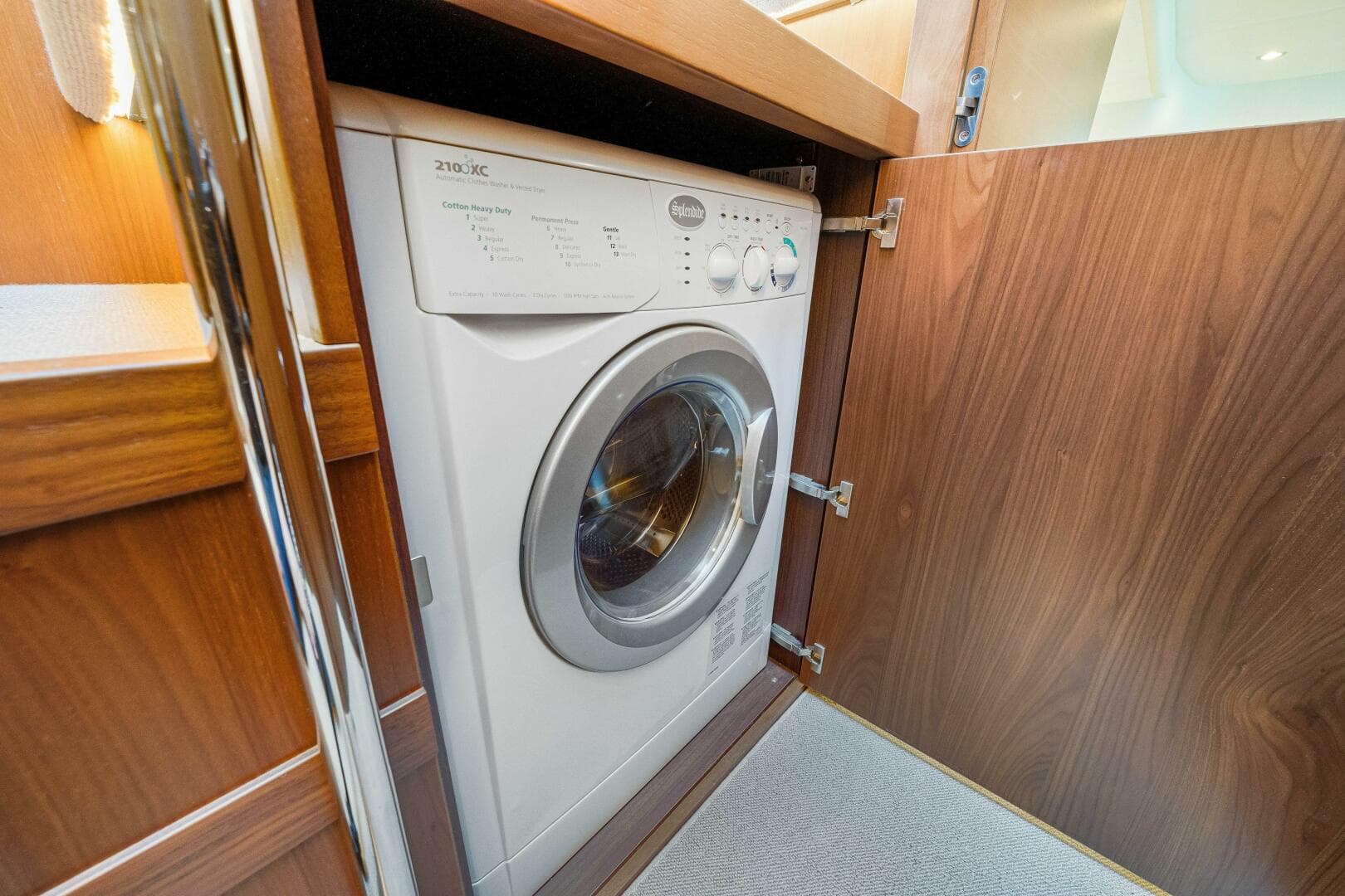 2017 Princess 56 — photo 79