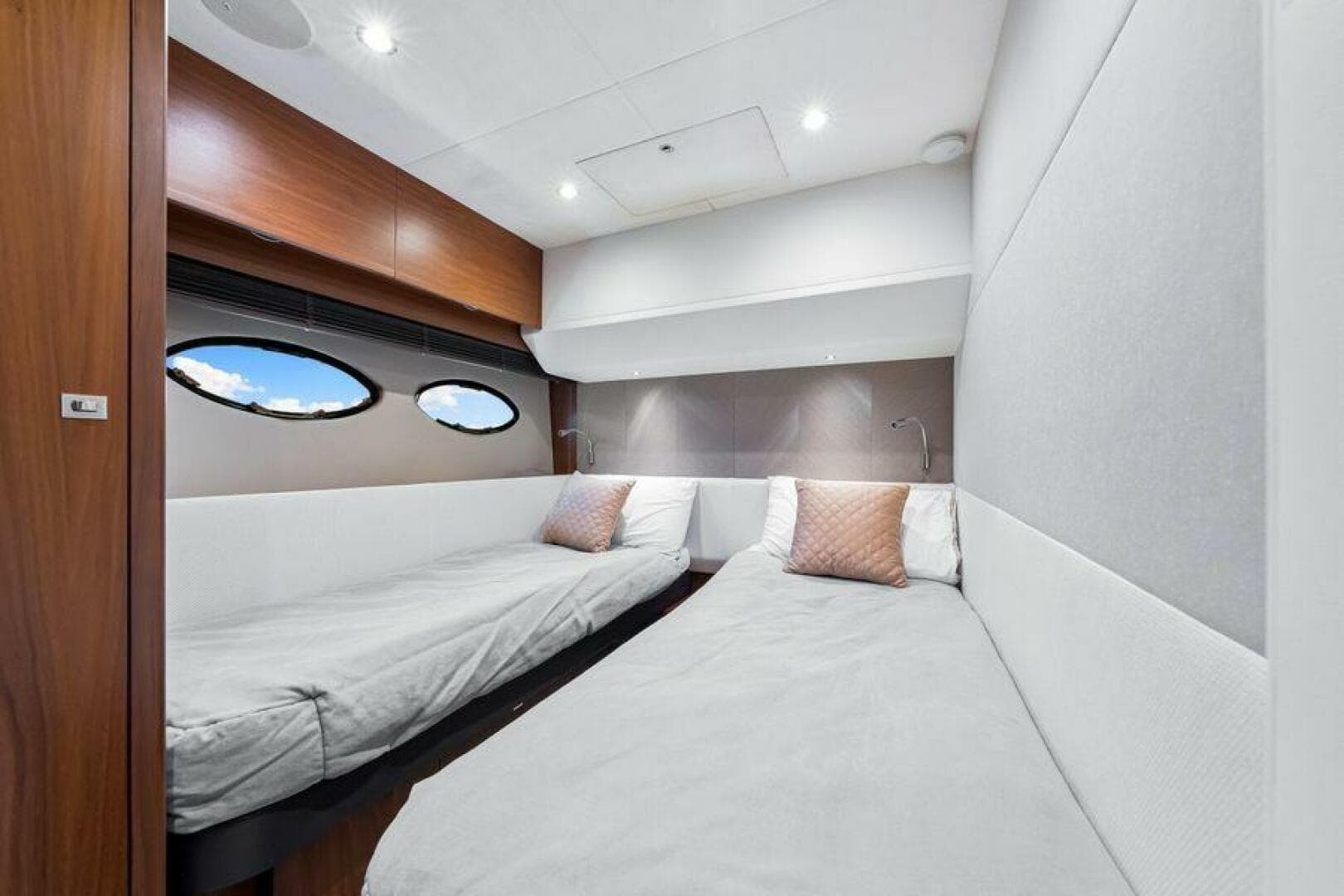 2017 Princess 56 — photo 76