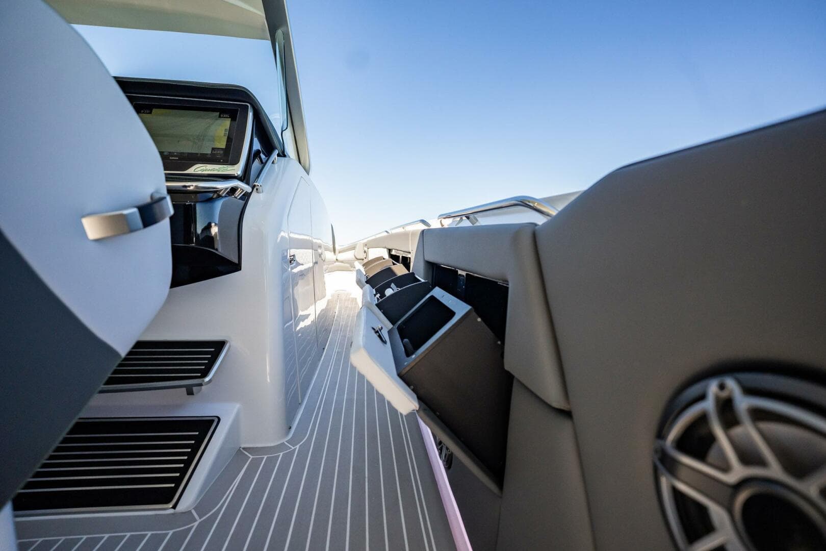 2024 Cigarette 42 Auroris — photo 54