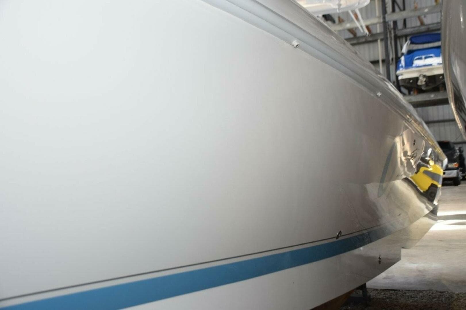 2017 Intrepid 327 CC — photo 41