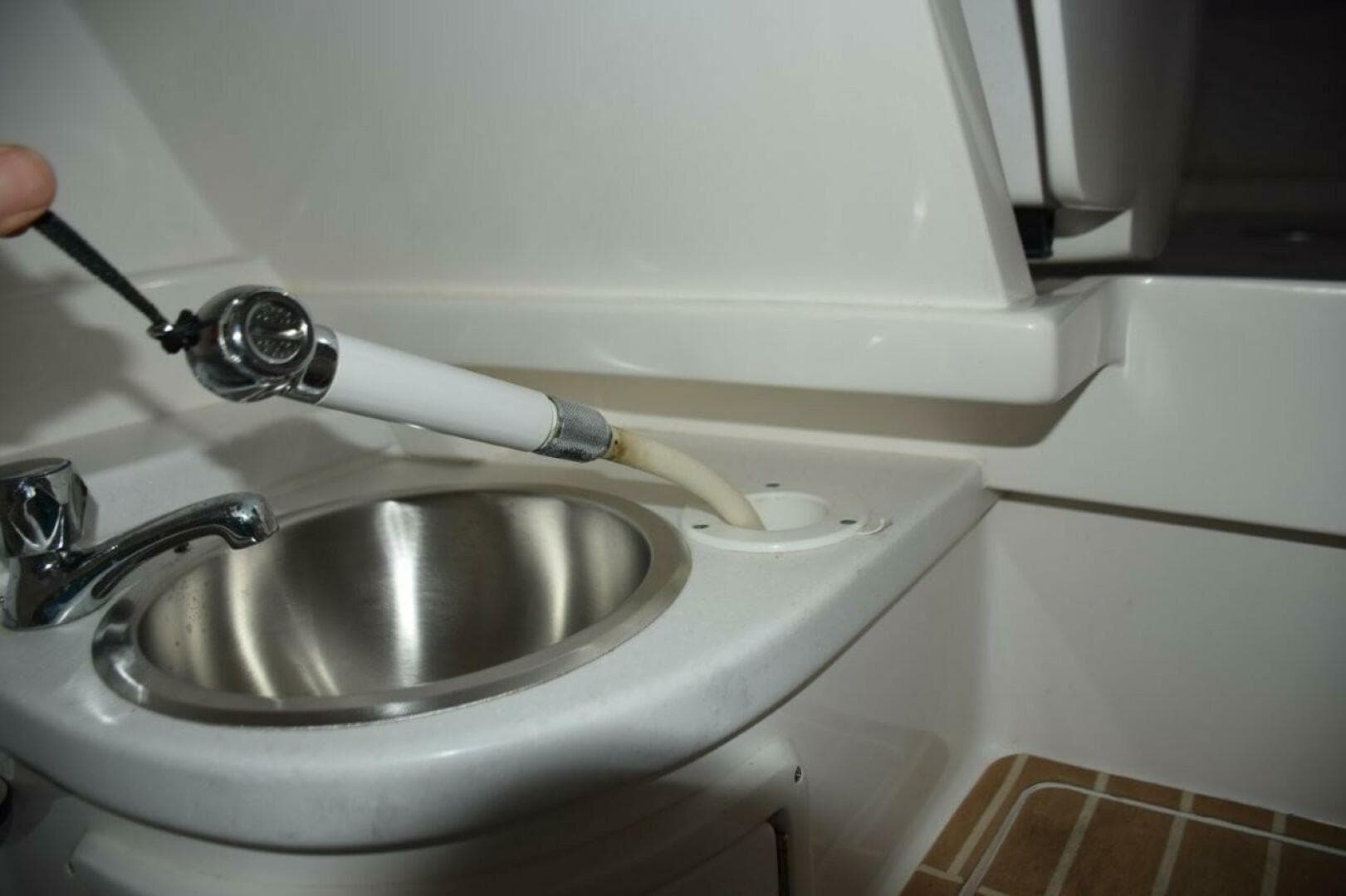 2017 Intrepid 327 CC — photo 15