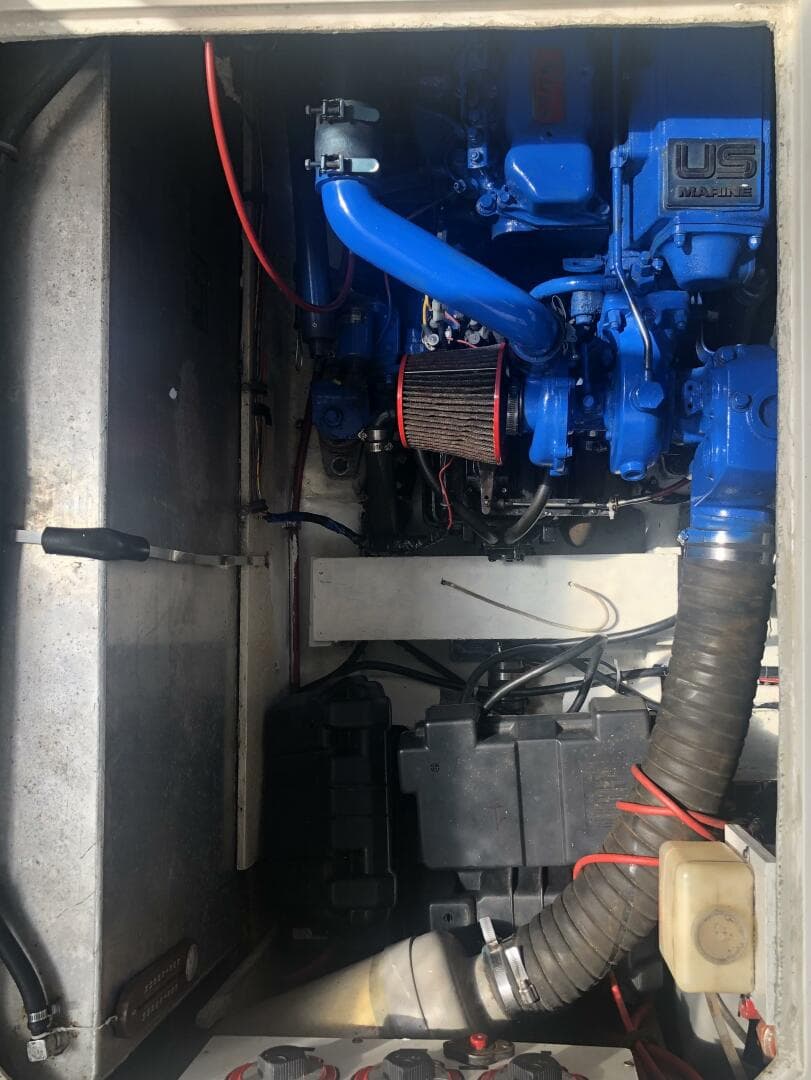 1987 Bayliner 3270 — photo 9