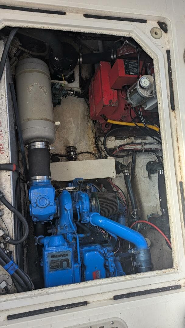 1987 Bayliner 3270 — photo 10