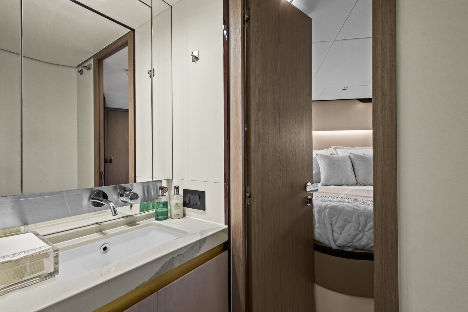 2023 Azimut 60 Fly — photo 39