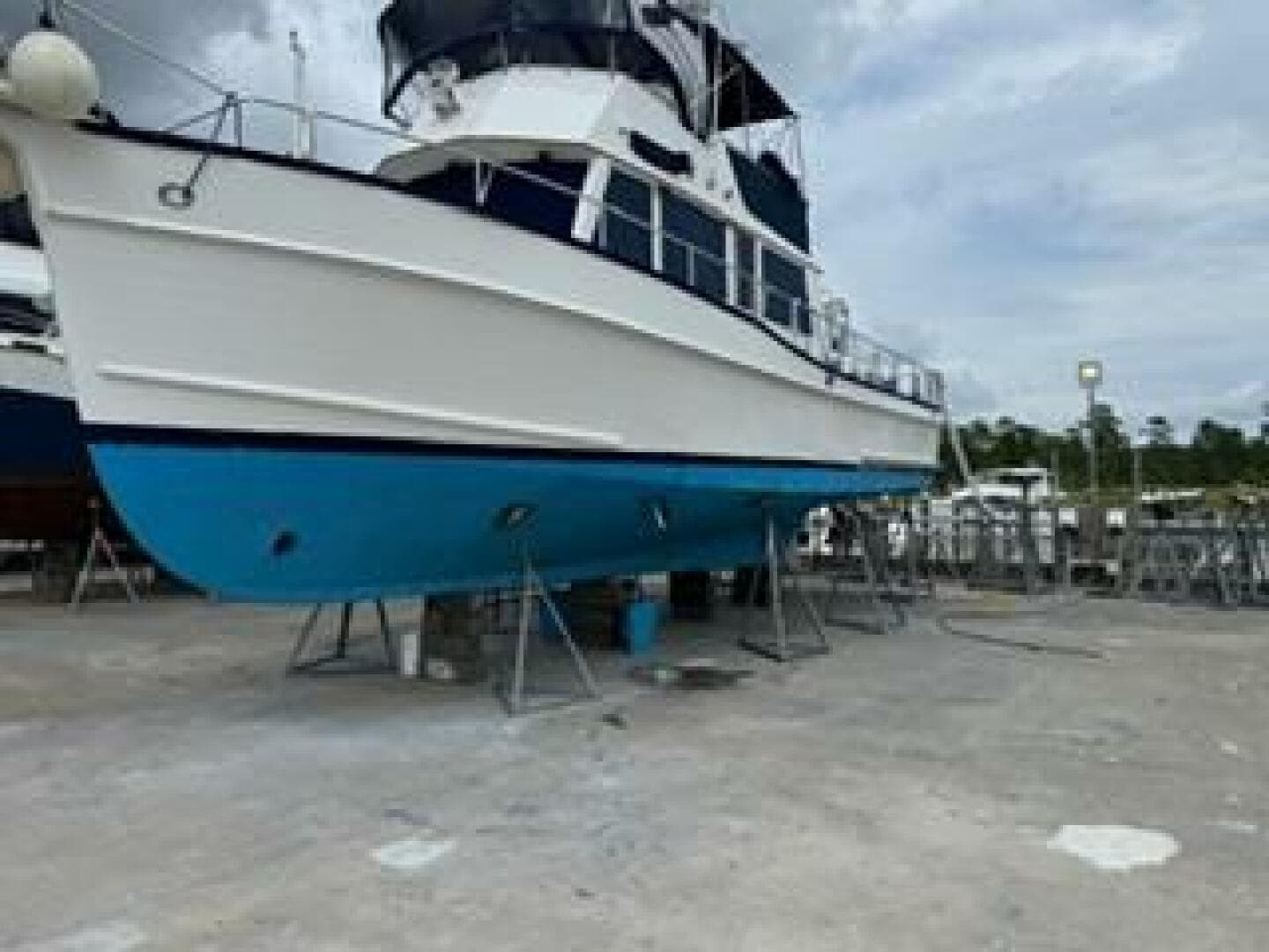 2002 Grand Banks Classic — photo 96