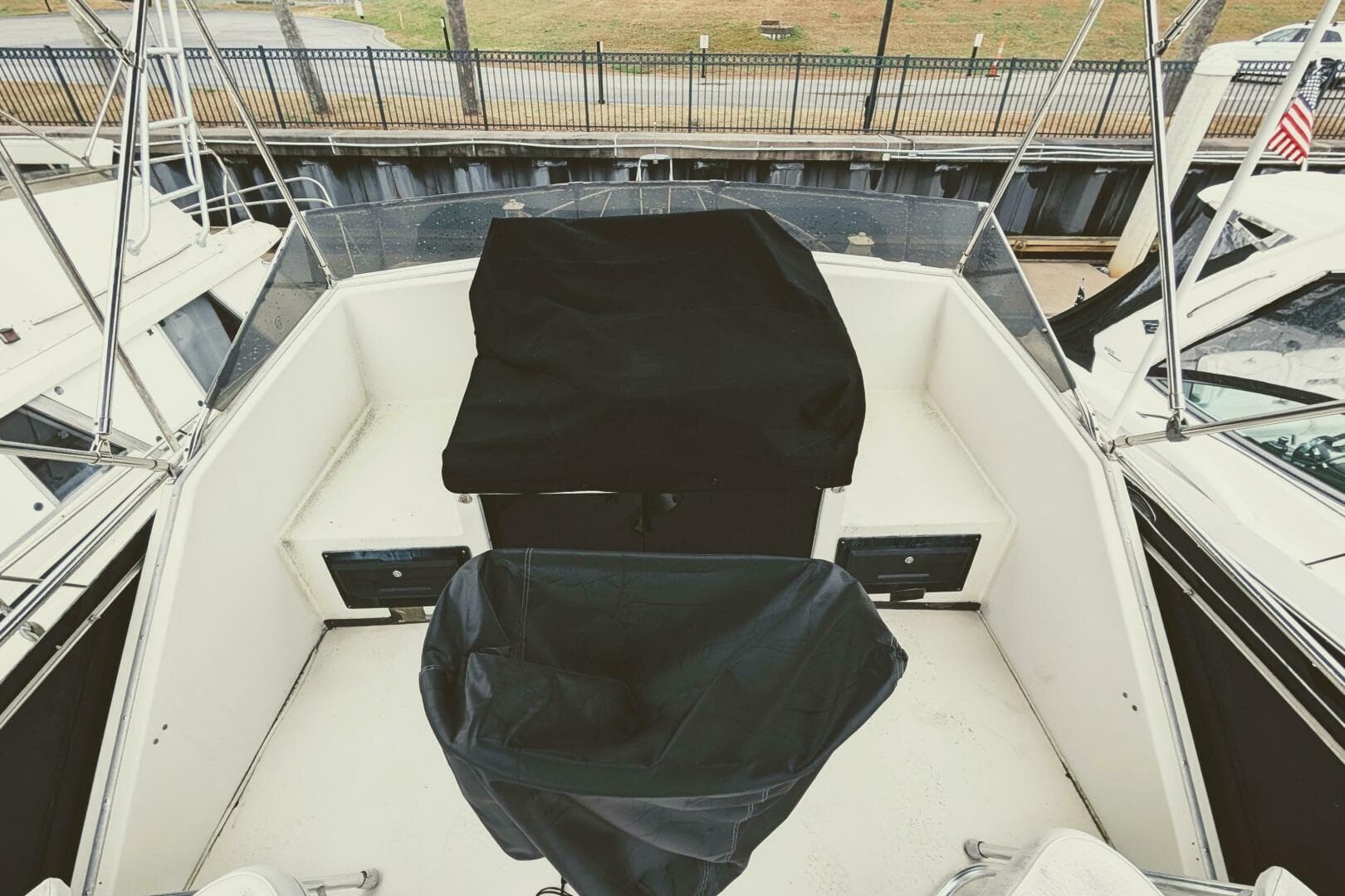 1969 Chris-Craft 35 Commander — photo 8