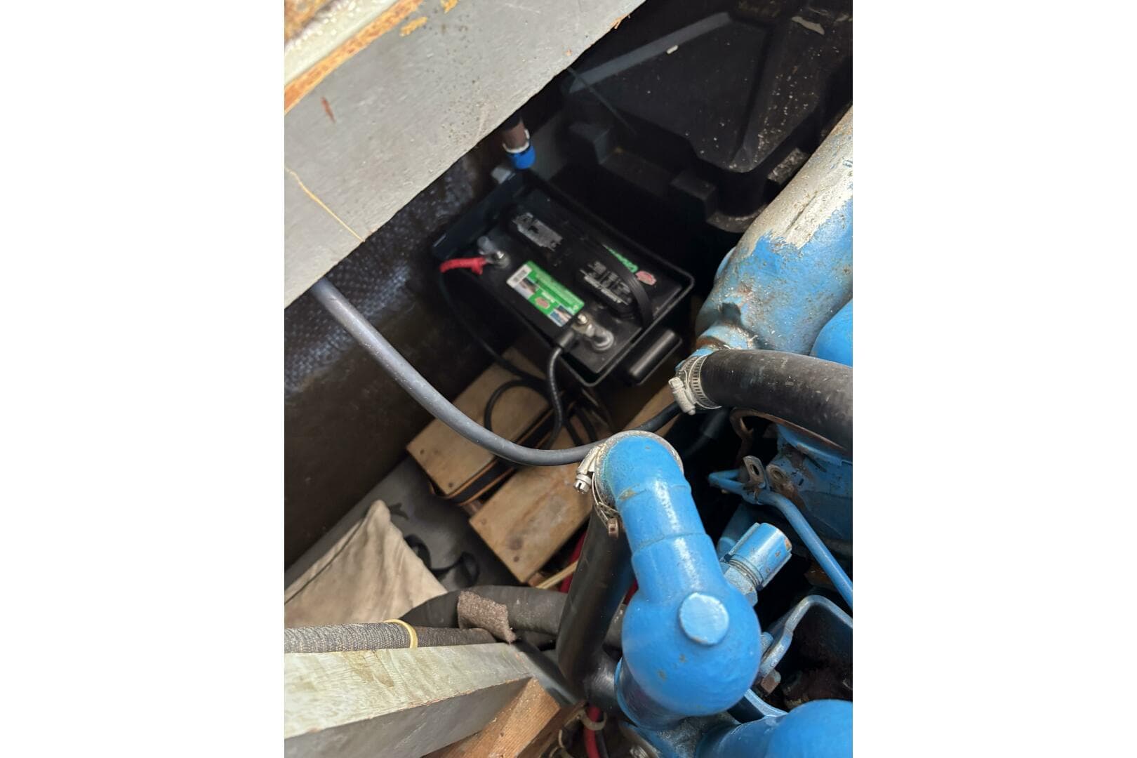 1969 Chris-Craft 35 Commander — photo 26