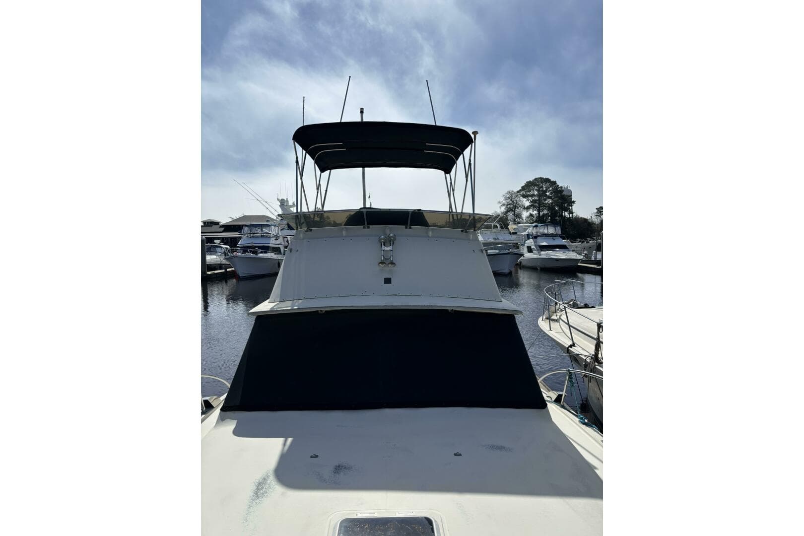 1969 Chris-Craft 35 Commander — photo 3