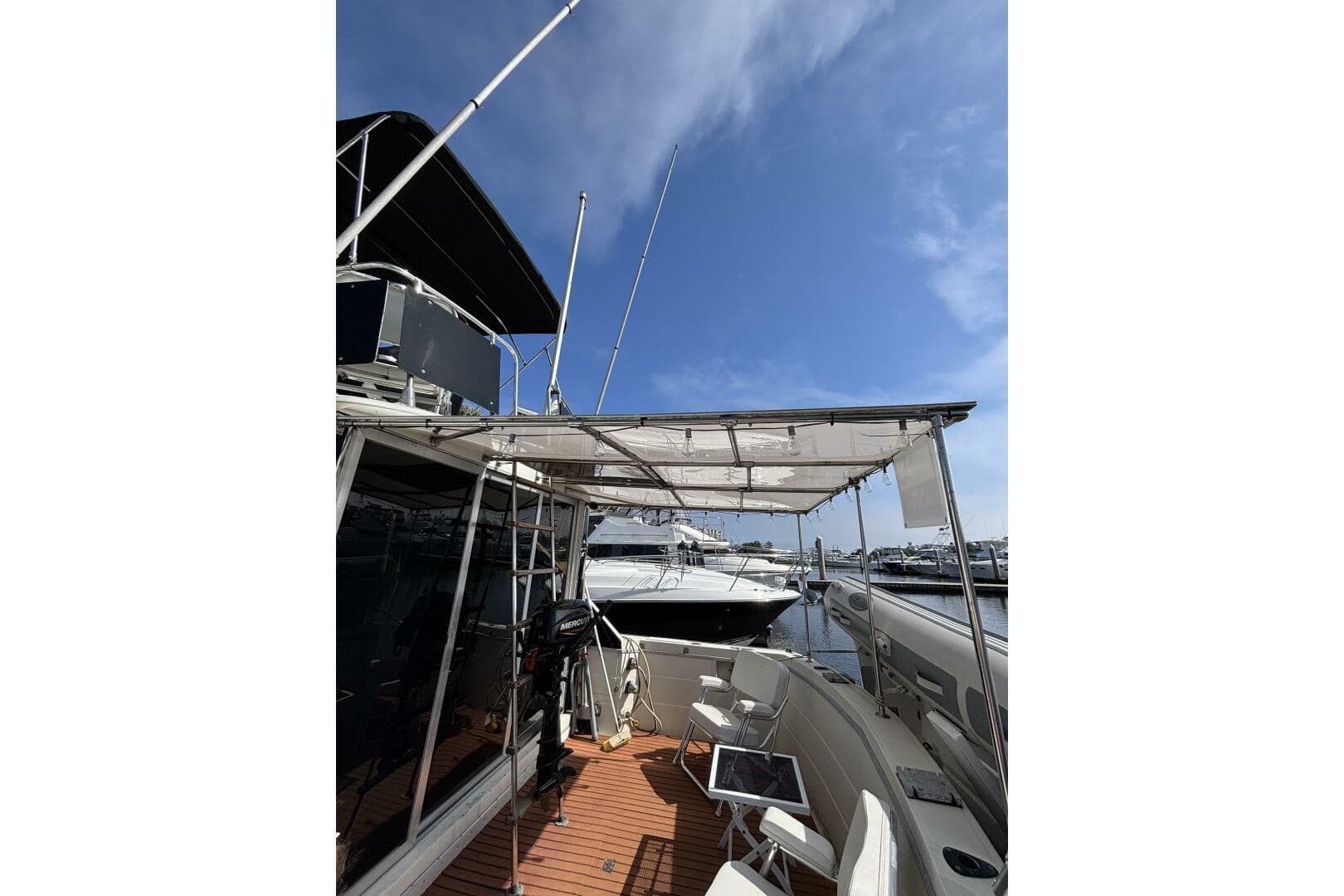 1969 Chris-Craft 35 Commander — photo 13