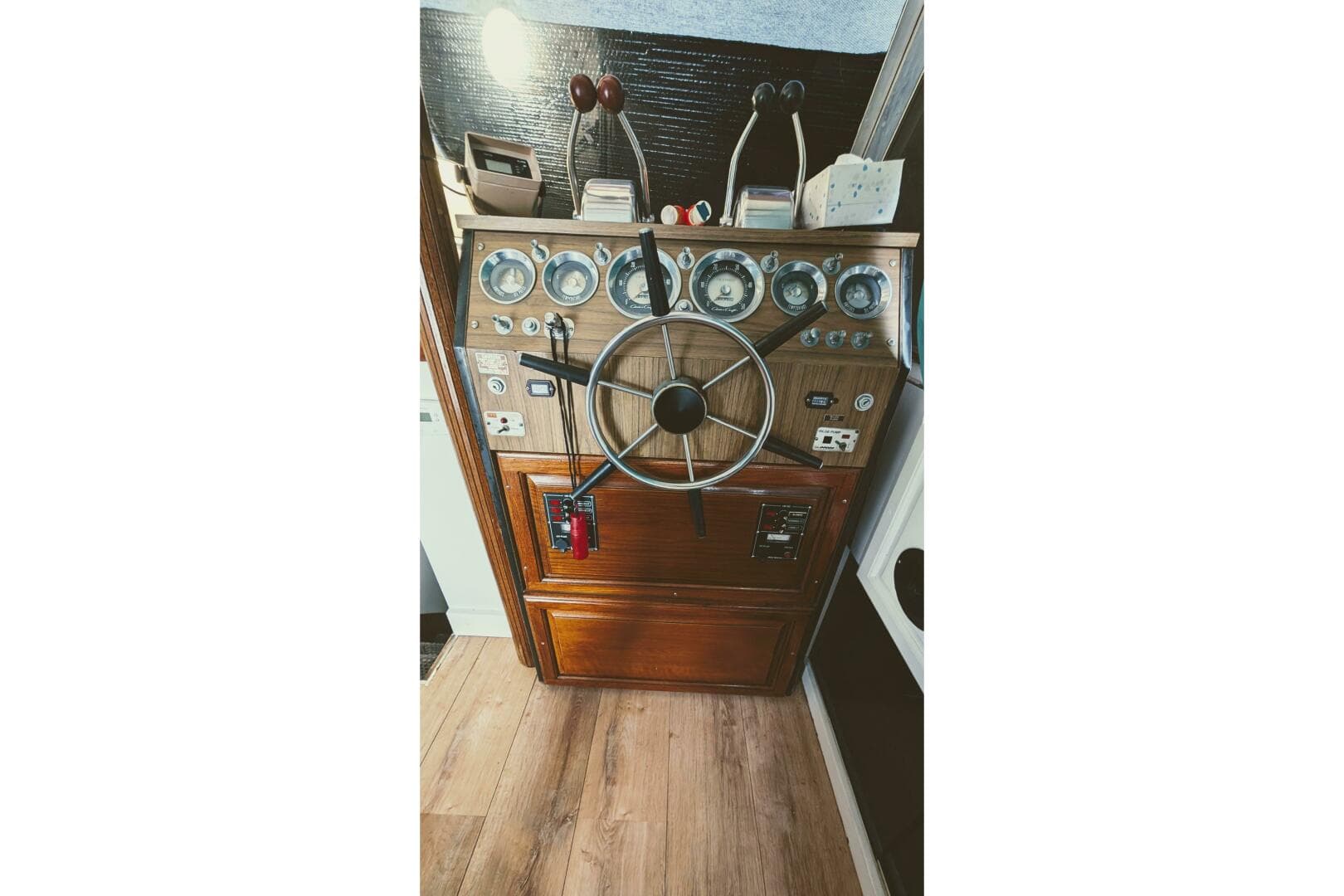 1969 Chris-Craft 35 Commander — photo 15