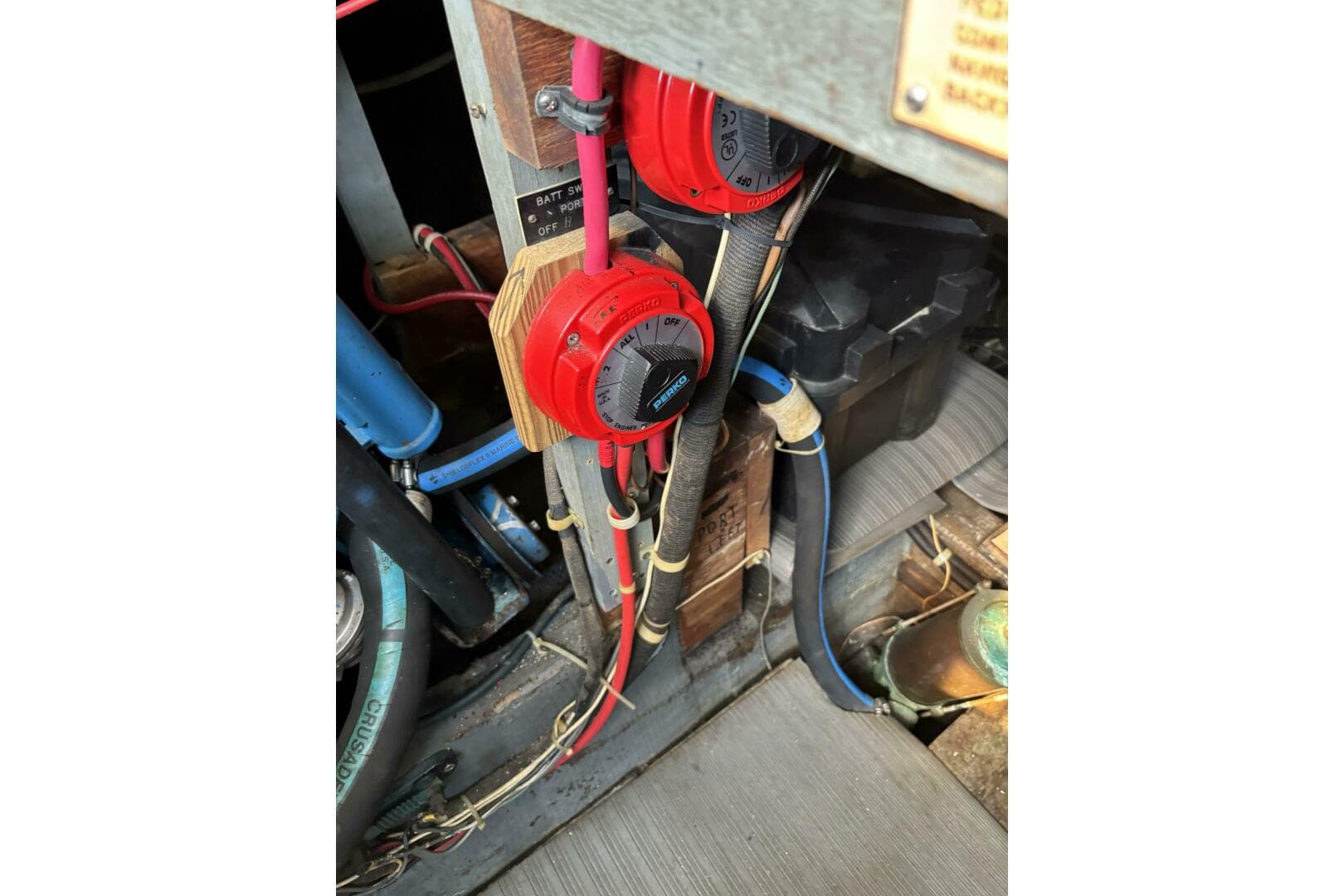 1969 Chris-Craft 35 Commander — photo 25