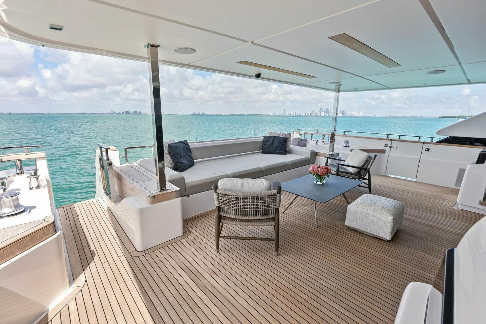 2023 Custom Line 33 Navetta — photo 25