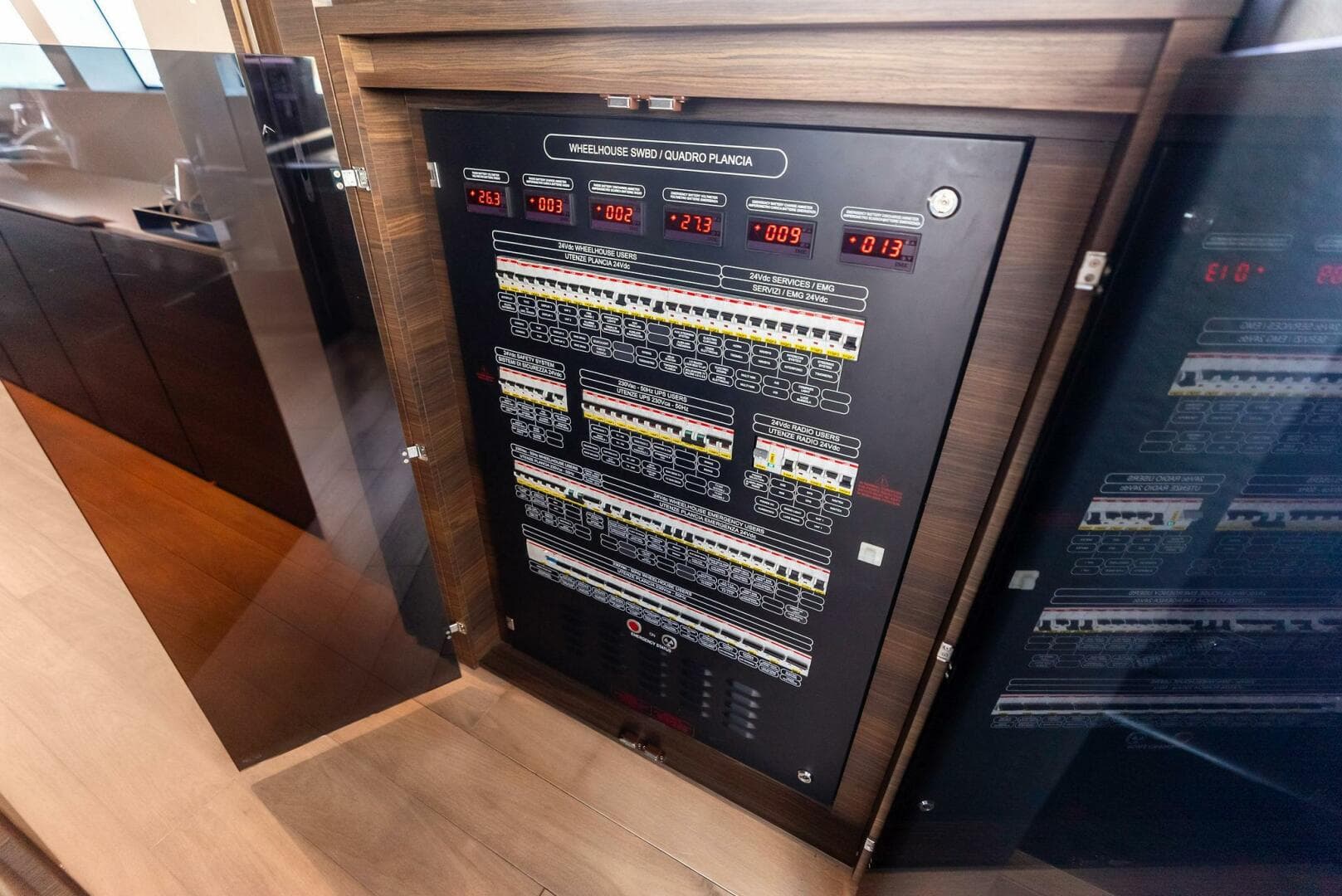 2023 Custom Line 33 Navetta — photo 100