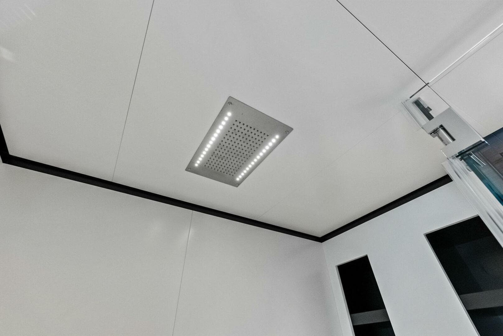 2023 Custom Line 33 Navetta — photo 97