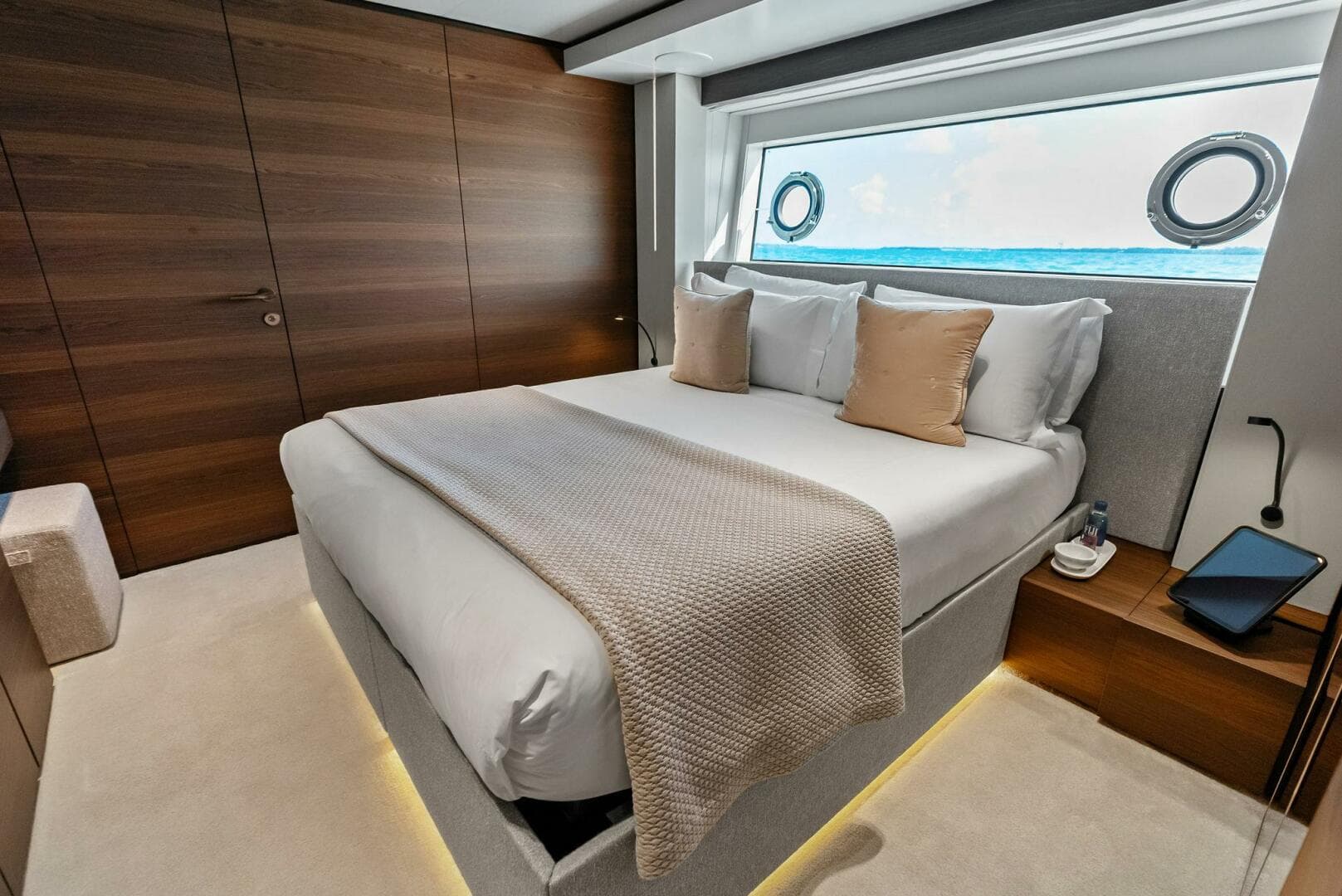 2023 Custom Line 33 Navetta — photo 86