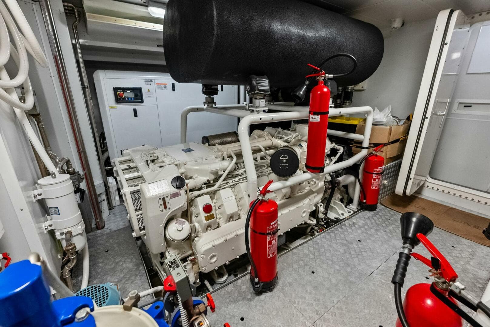 2023 Custom Line 33 Navetta — photo 128