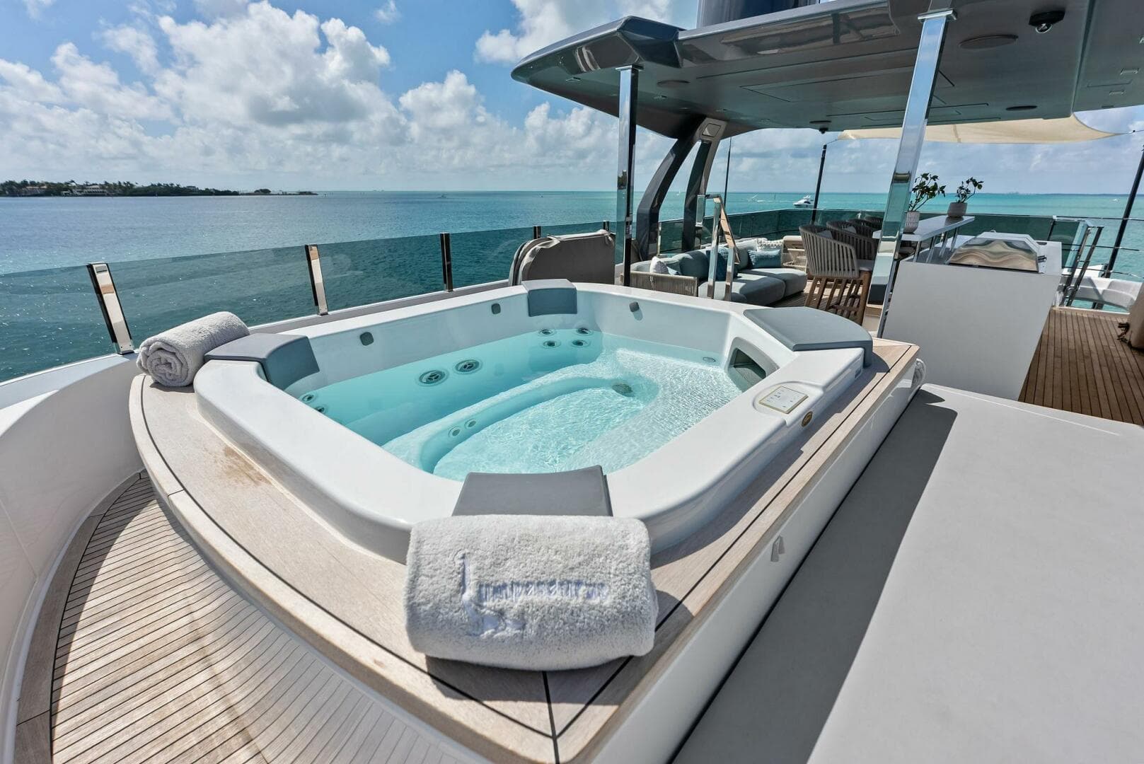 2023 Custom Line 33 Navetta — photo 13