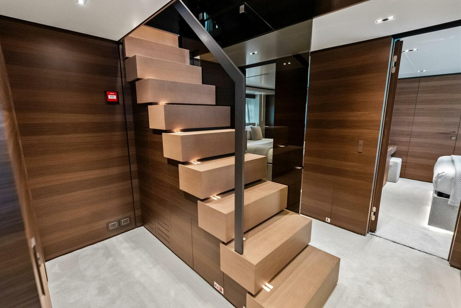 2023 Custom Line 33 Navetta — photo 54