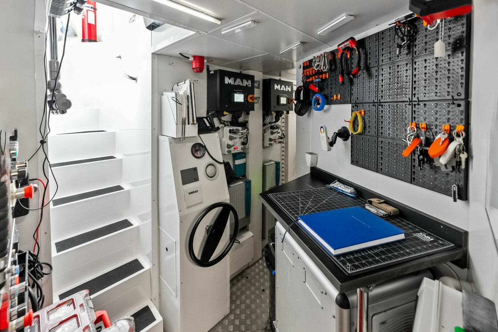 2023 Custom Line 33 Navetta — photo 135