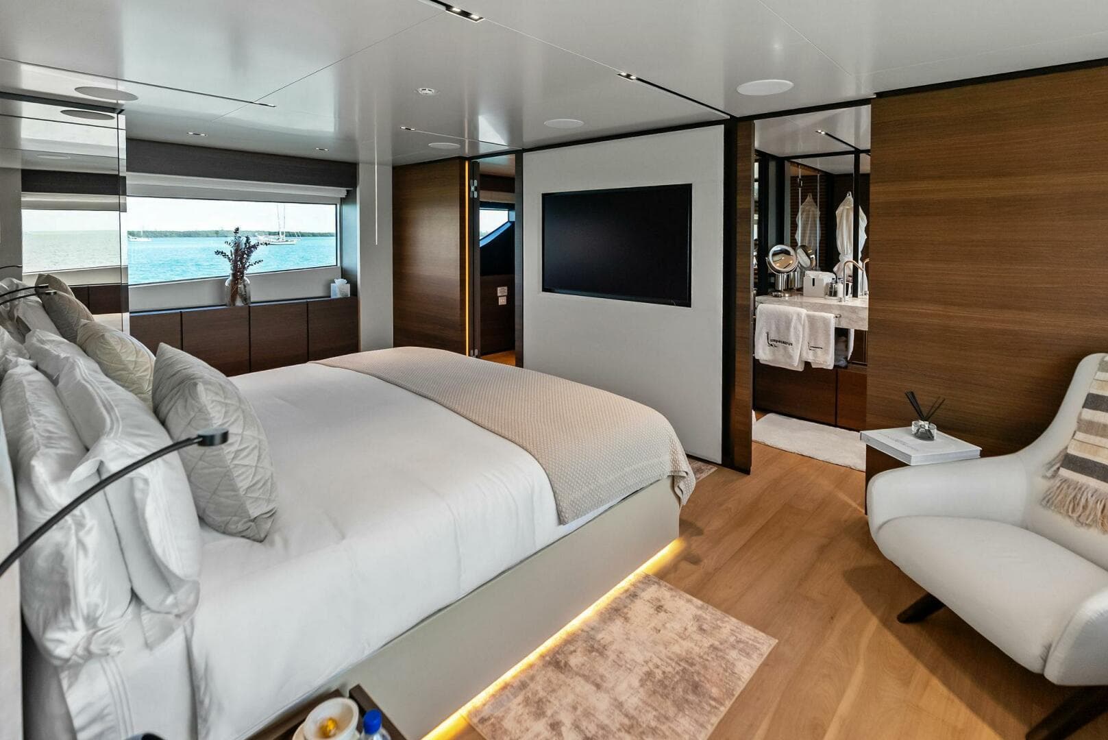 2023 Custom Line 33 Navetta — photo 58