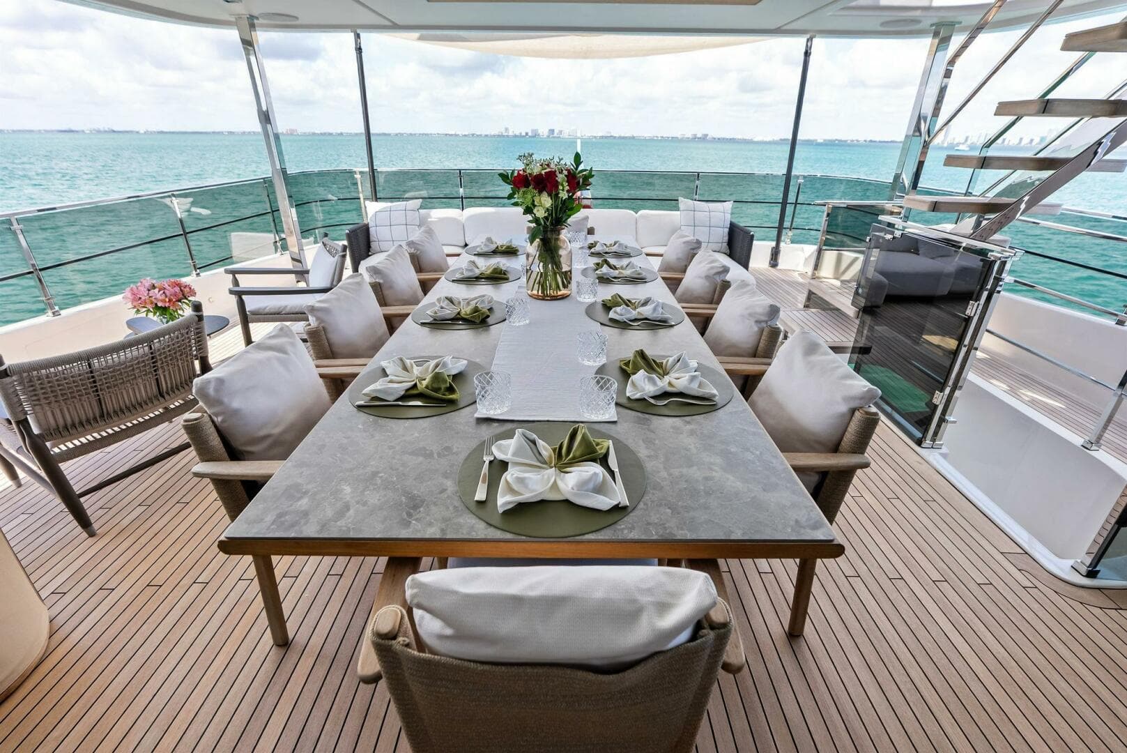 2023 Custom Line 33 Navetta — photo 21