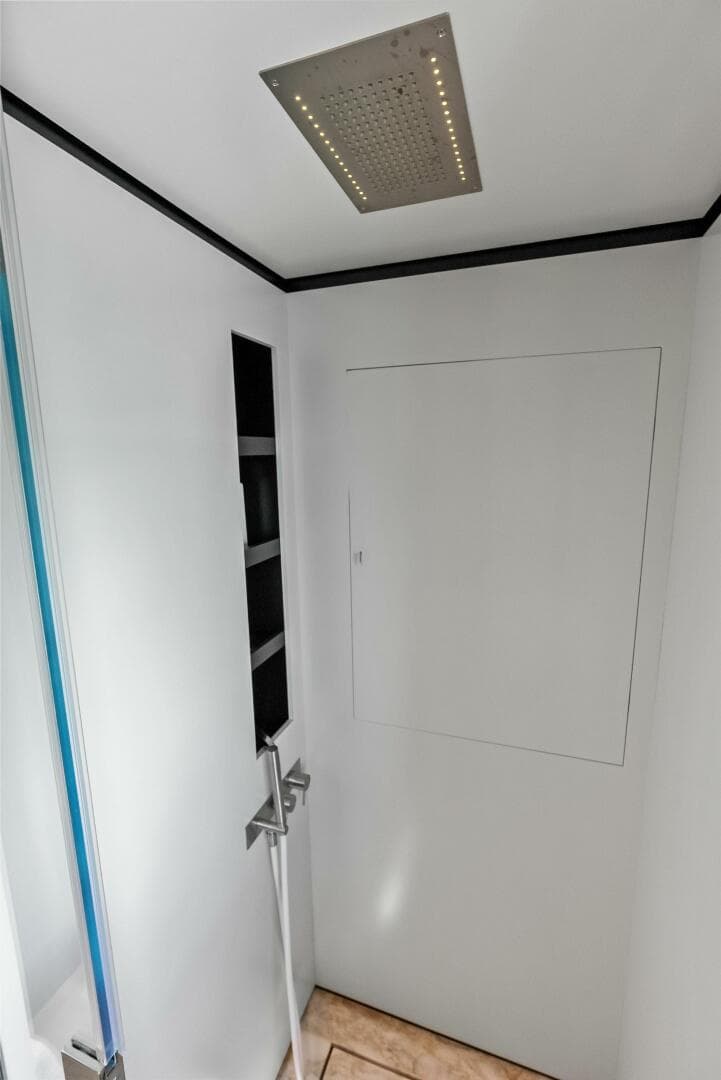 2023 Custom Line 33 Navetta — photo 85