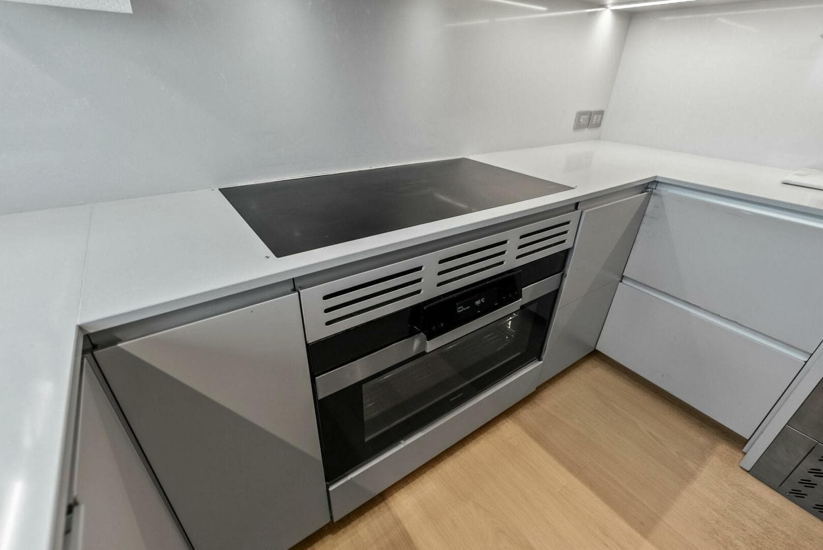 2023 Custom Line 33 Navetta — photo 50